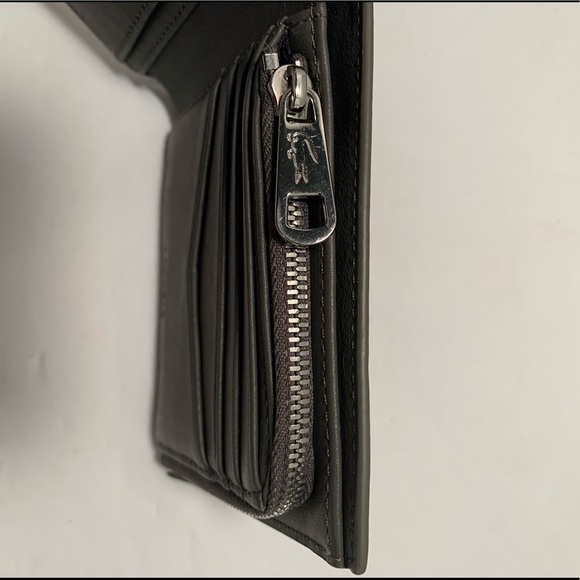 Lacoste Gray bifold wallet with zipper pocket - Picture 6 of 9